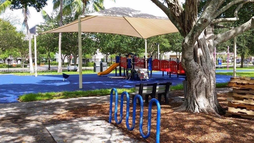 IMPERIAL POINT COLONNADES - Residential Lease