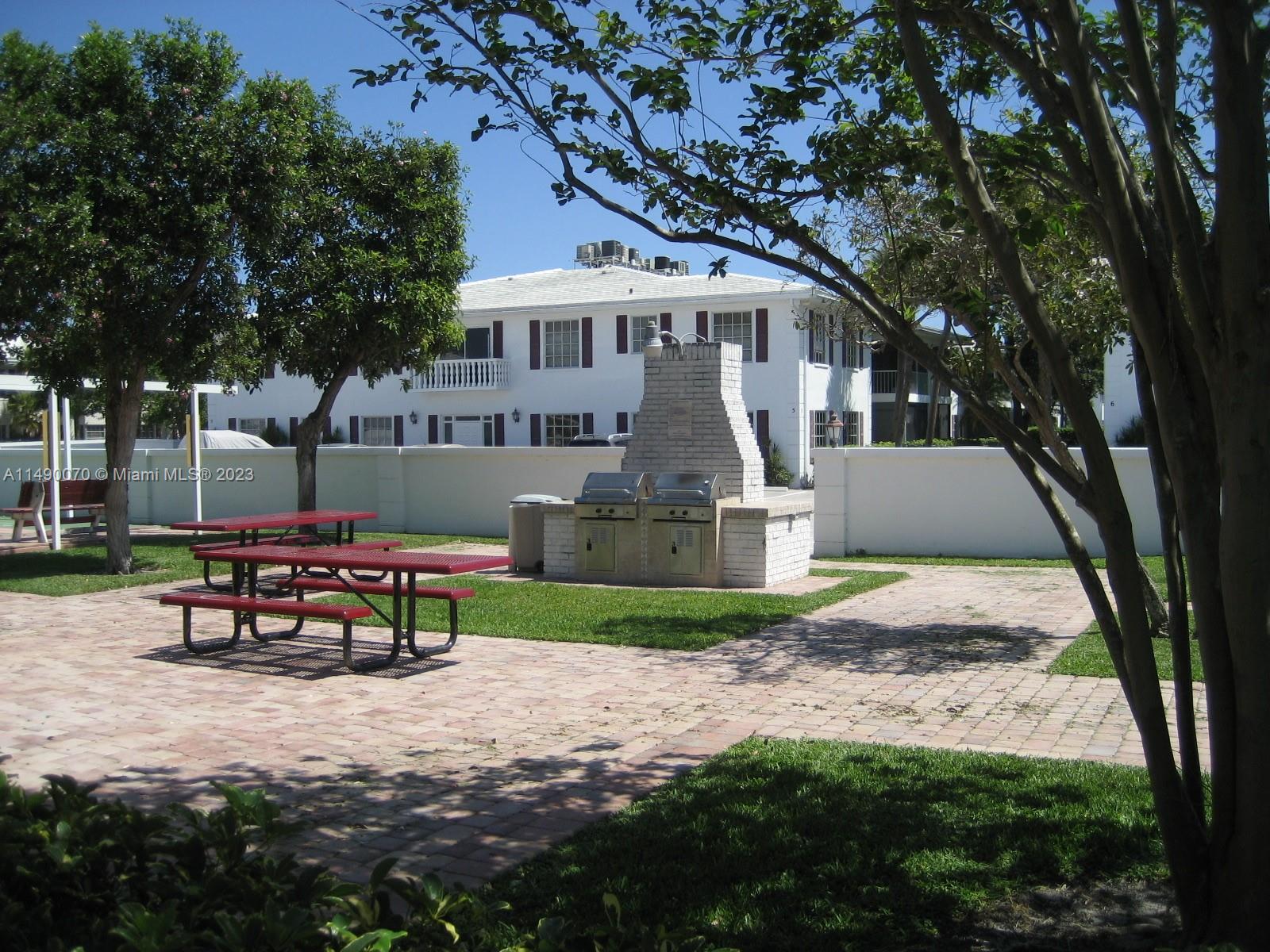 IMPERIAL POINT COLONNADES - Residential Lease