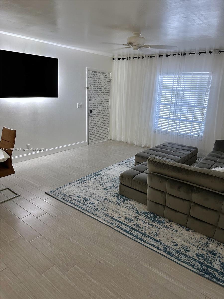 IMPERIAL POINT COLONNADES - Residential Lease
