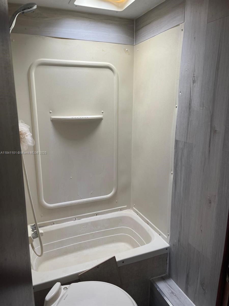 LINCOLN CITY SEC A - Residential Lease