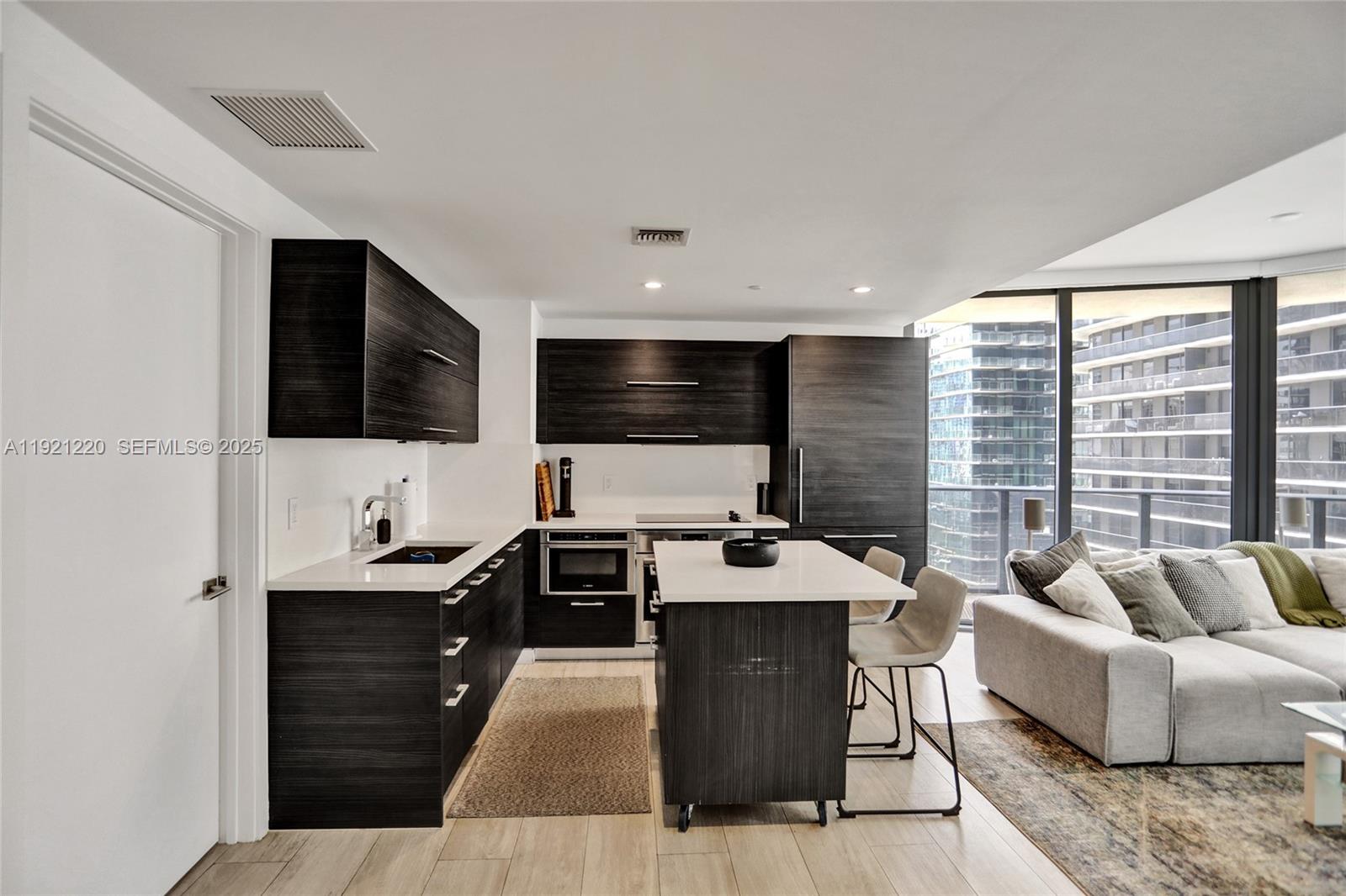 BRICKELL HEIGHTS EAST CON - Residential Lease