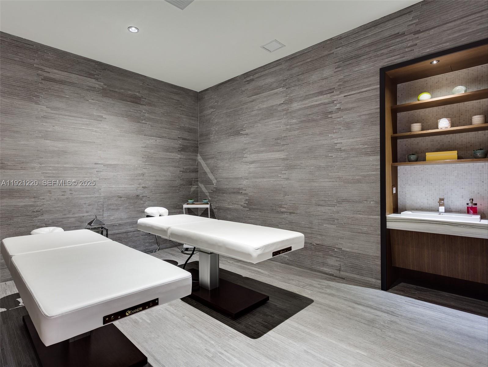 BRICKELL HEIGHTS EAST CON - Residential Lease