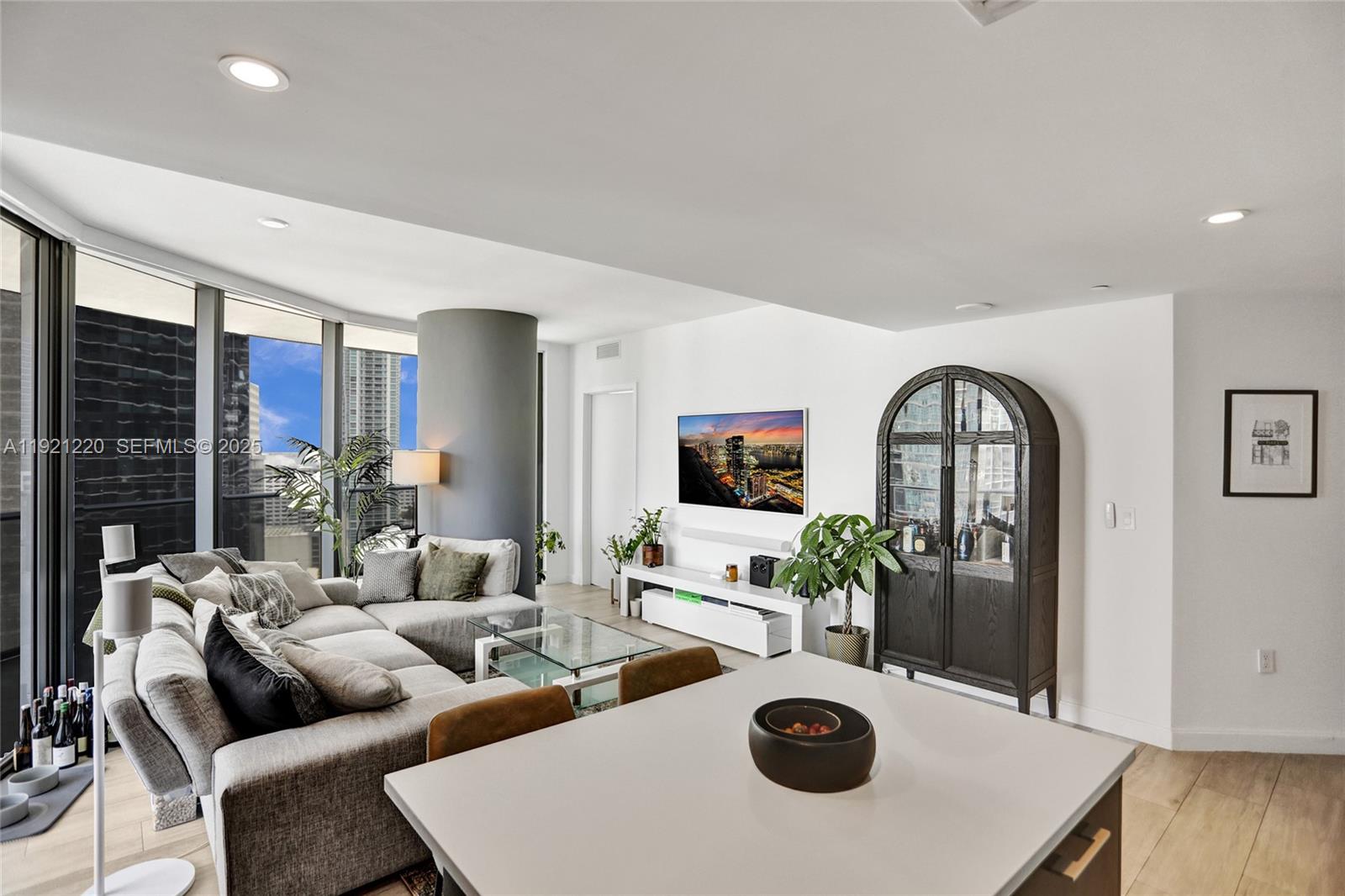 BRICKELL HEIGHTS EAST CON - Residential Lease
