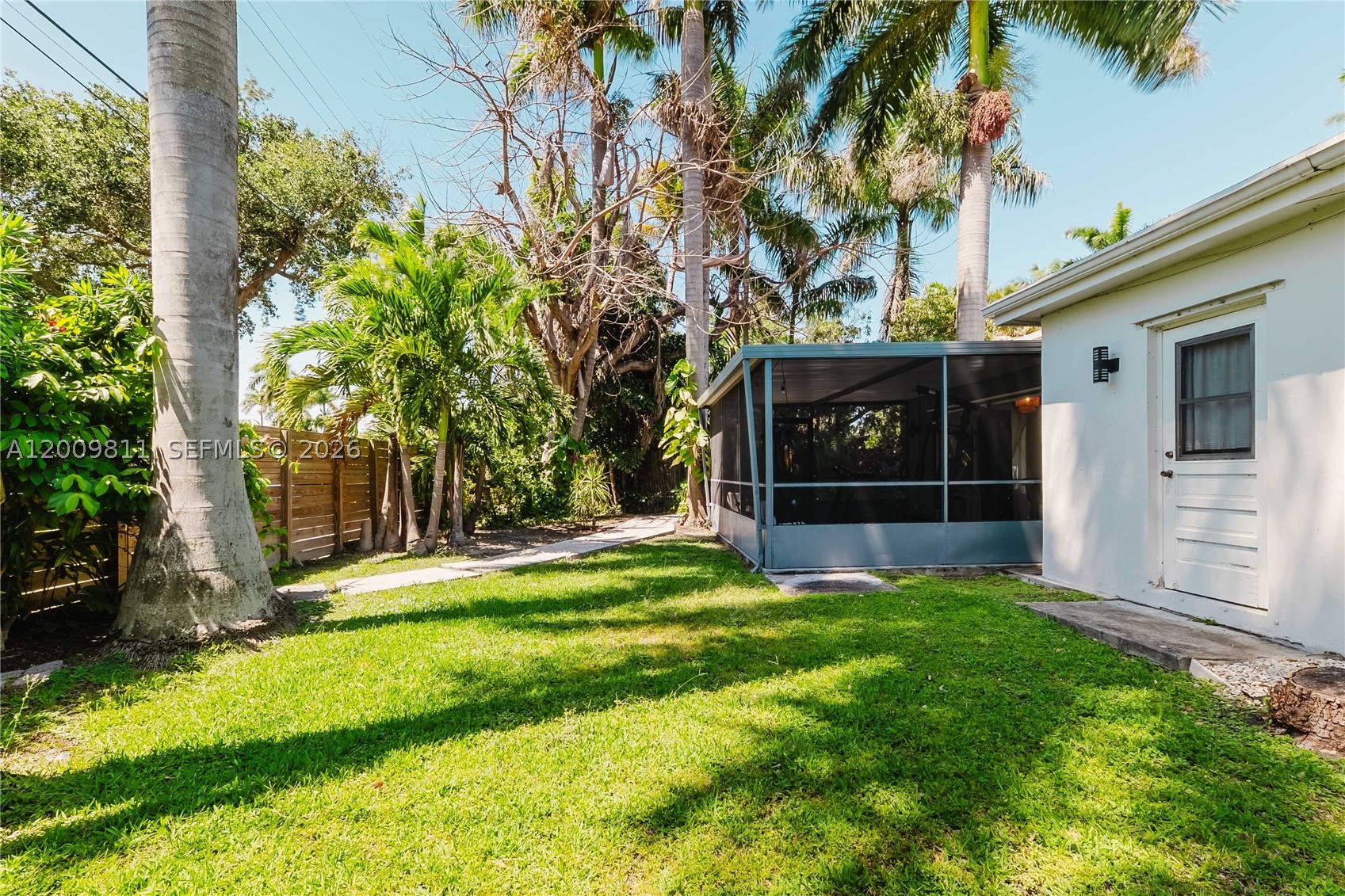 COUNTRY CLUB HOMES - Residential
