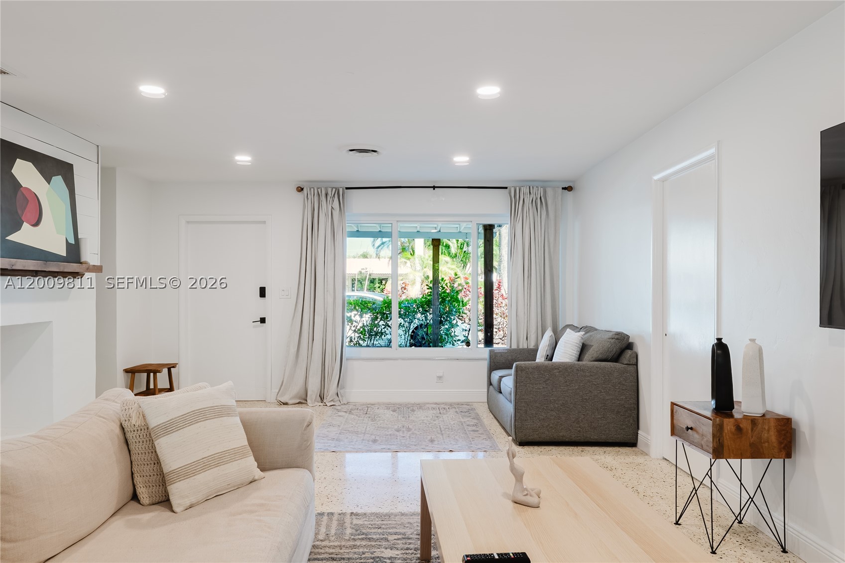 COUNTRY CLUB HOMES - Residential