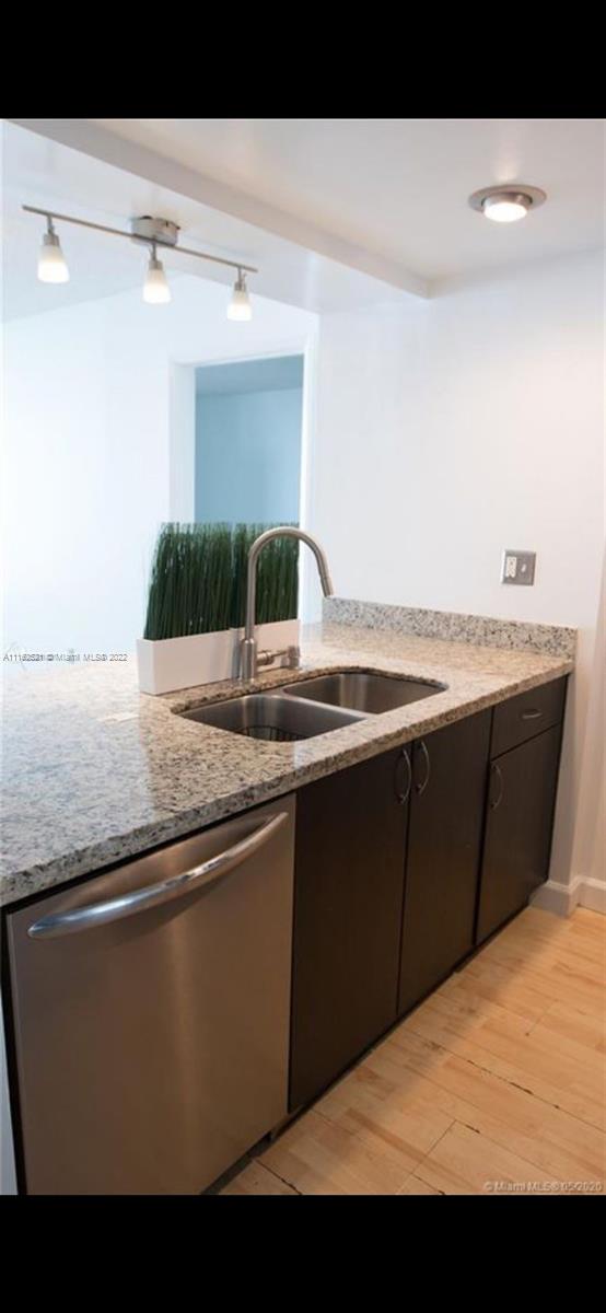 MADISON DOWNTOWN CONDO - Residential Lease