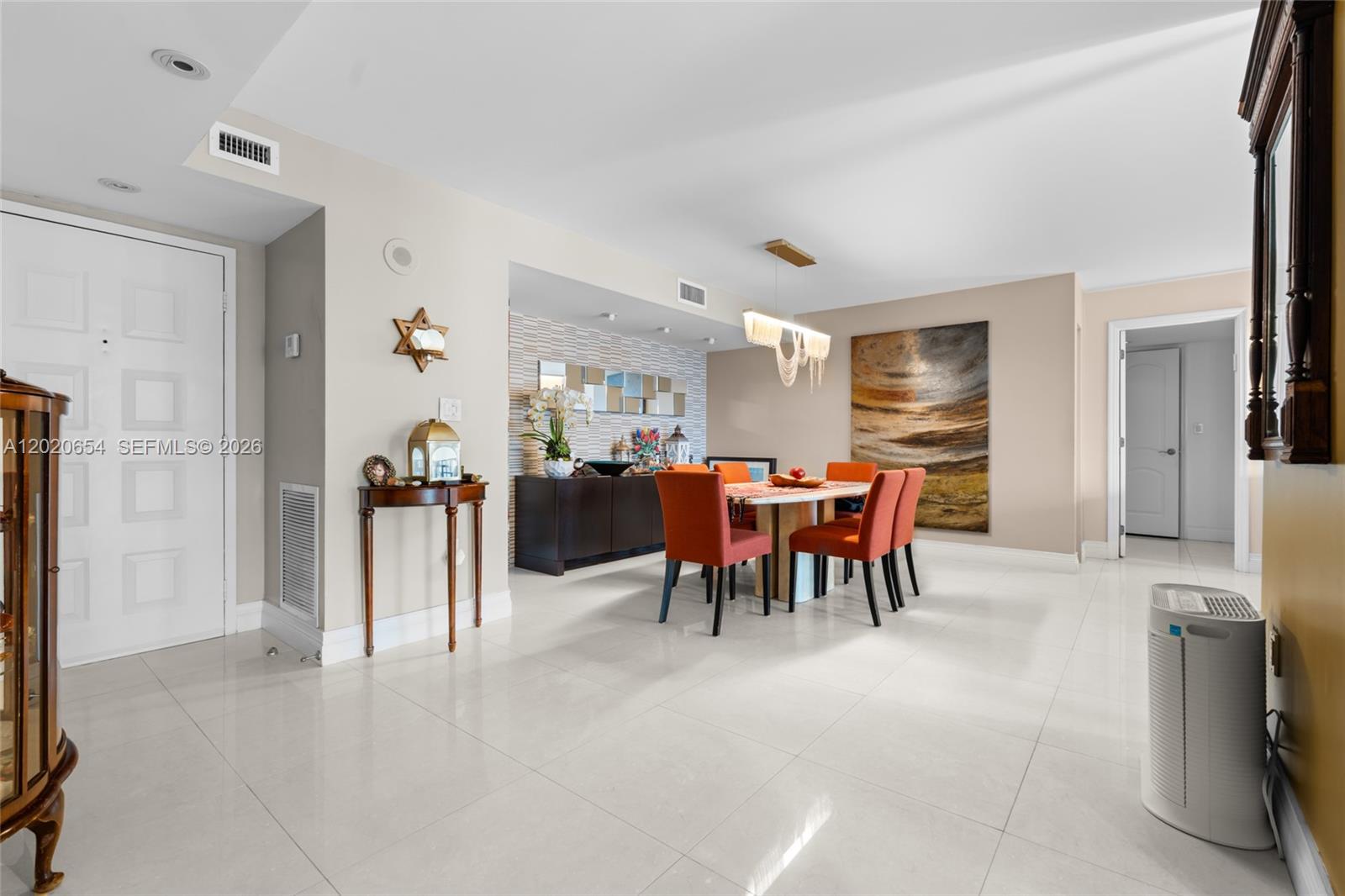 SUMMIT CONDO - Residential