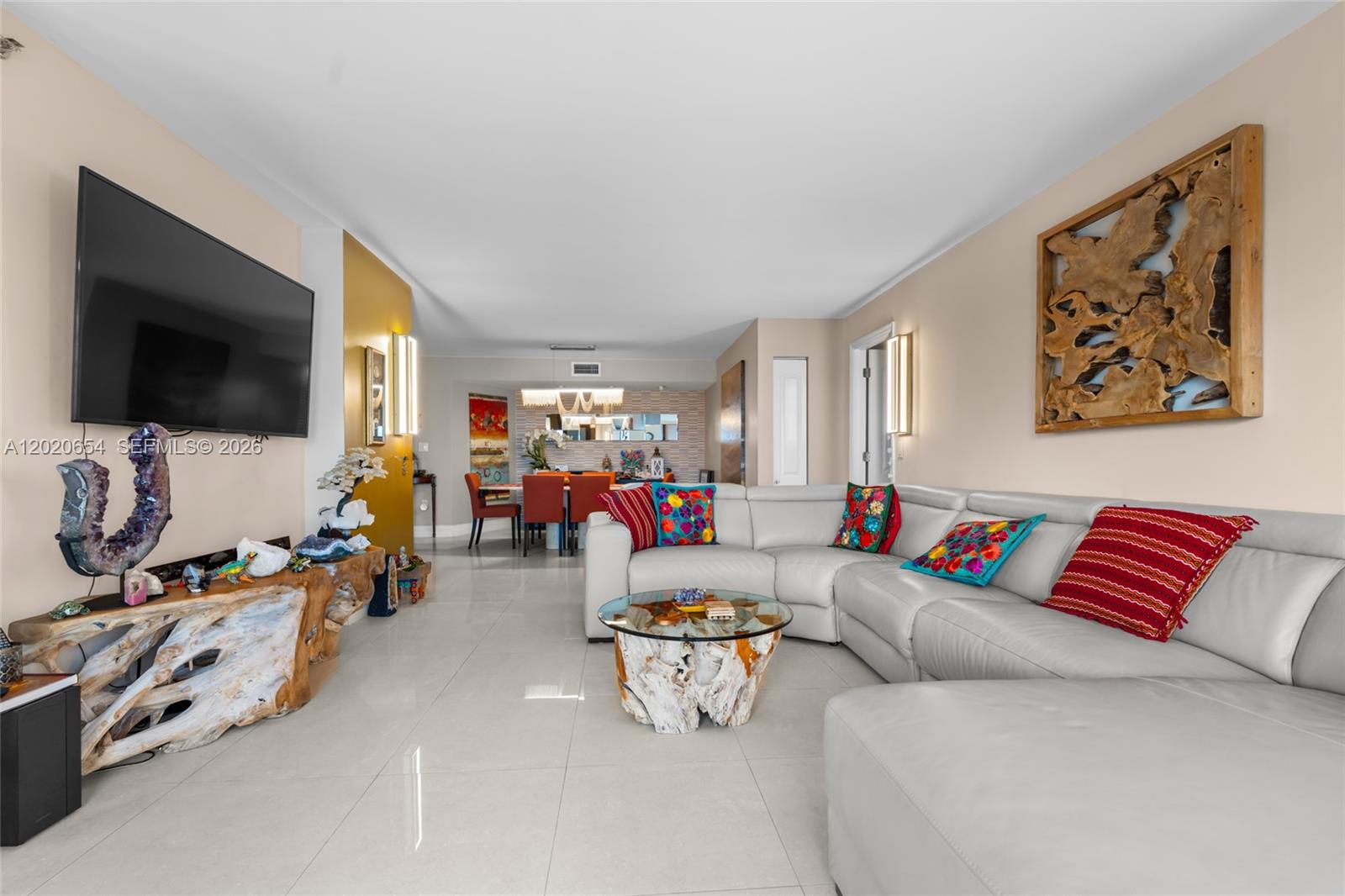 SUMMIT CONDO - Residential