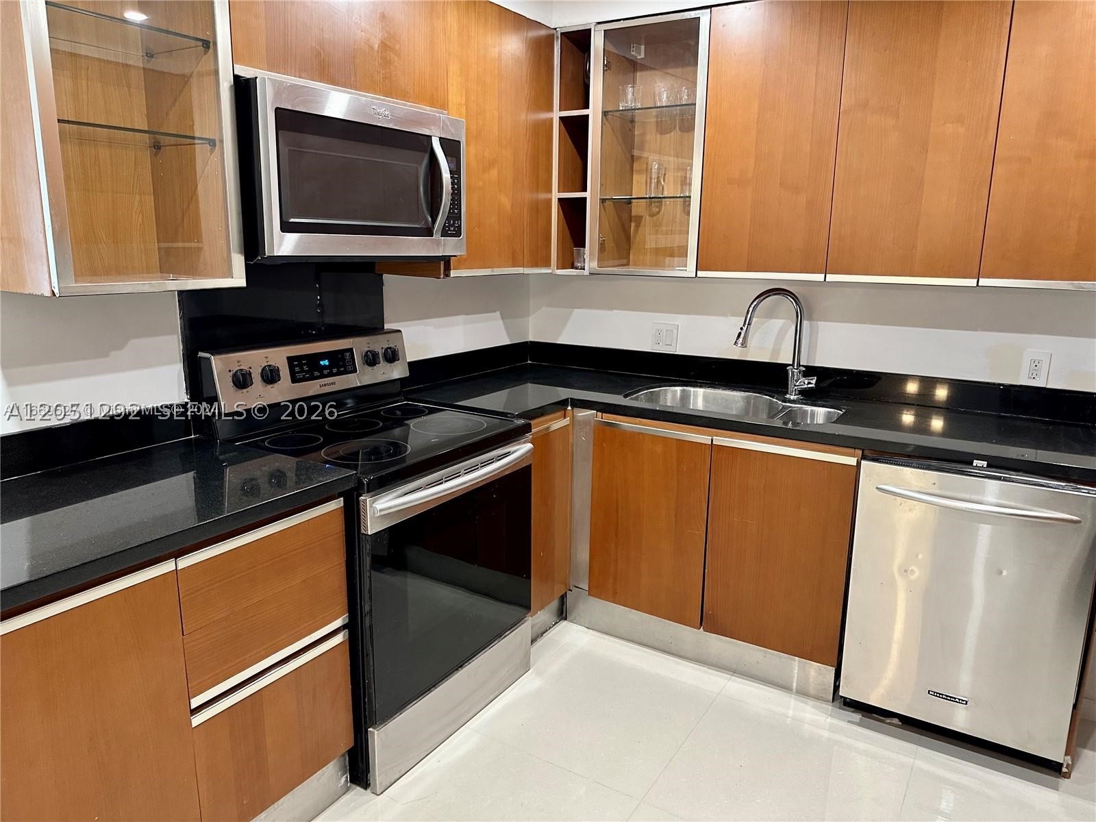 ADMIRALS PORT CONDO WEST - Residential