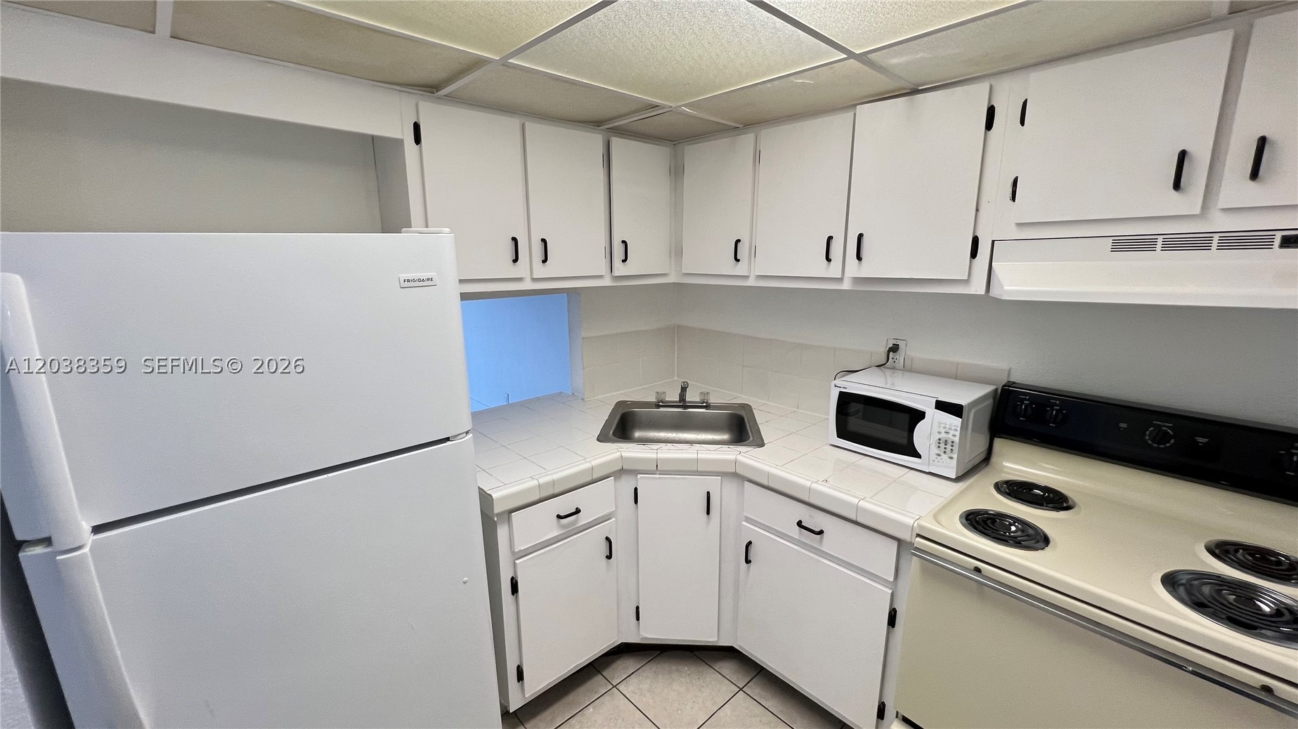 YOLANDA VILLAS CONDO - Residential Lease