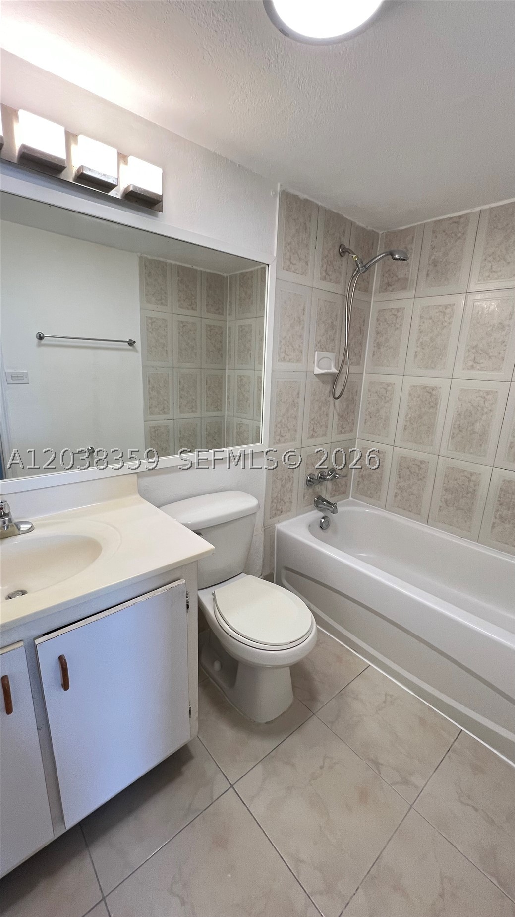 YOLANDA VILLAS CONDO - Residential Lease