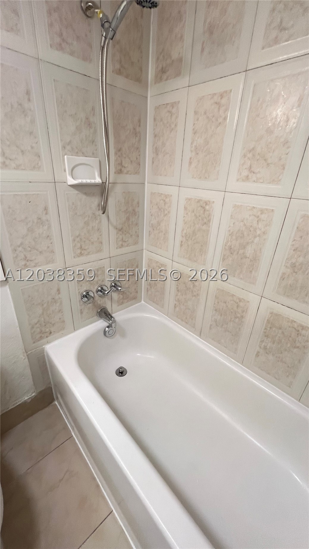 YOLANDA VILLAS CONDO - Residential Lease