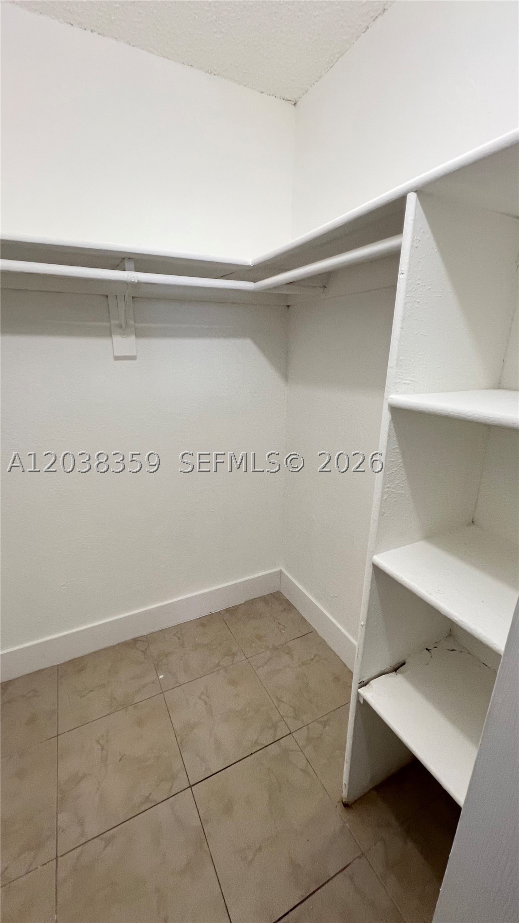 YOLANDA VILLAS CONDO - Residential Lease