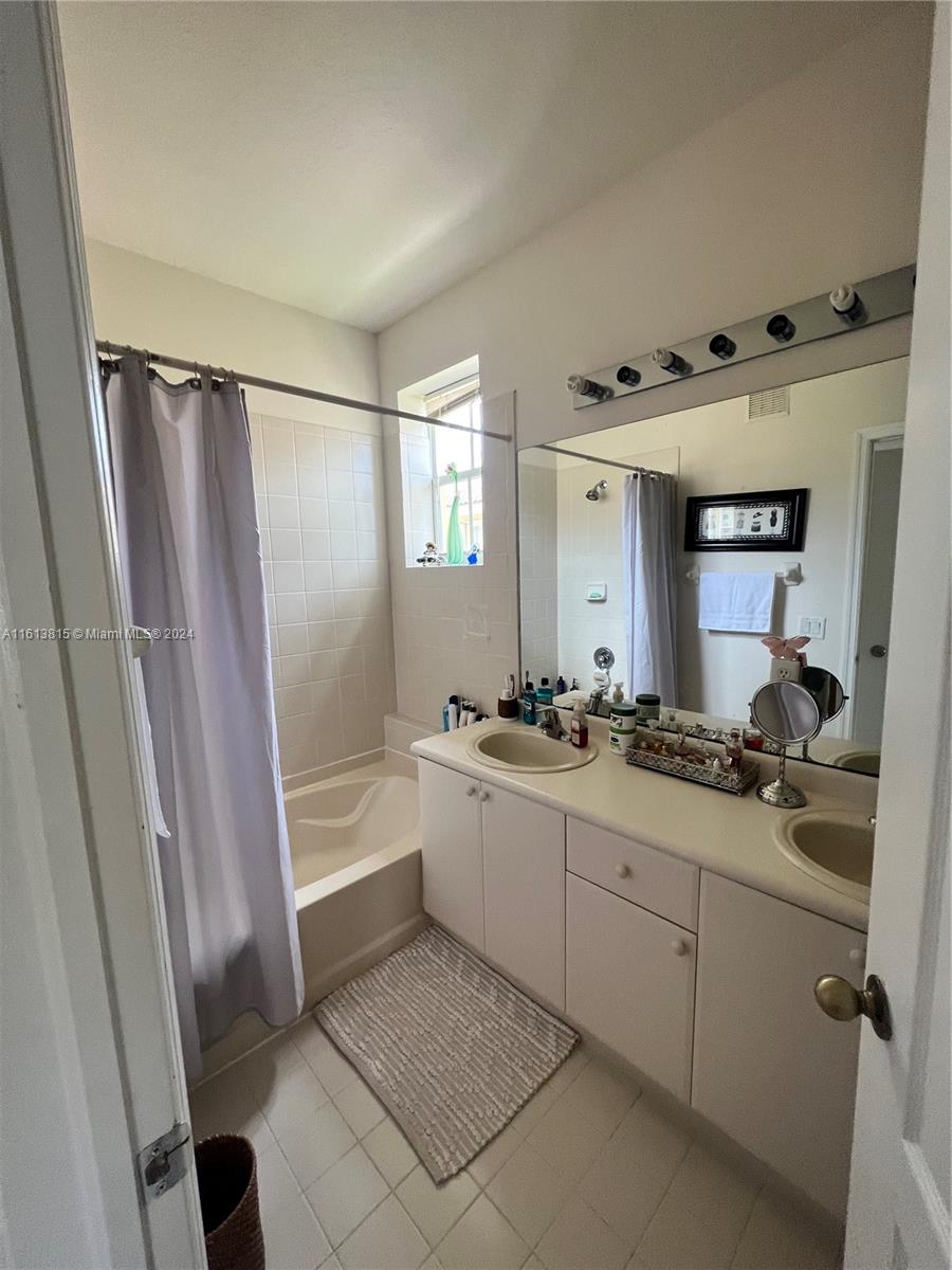 GRAND LAKES PHASE I - Residential