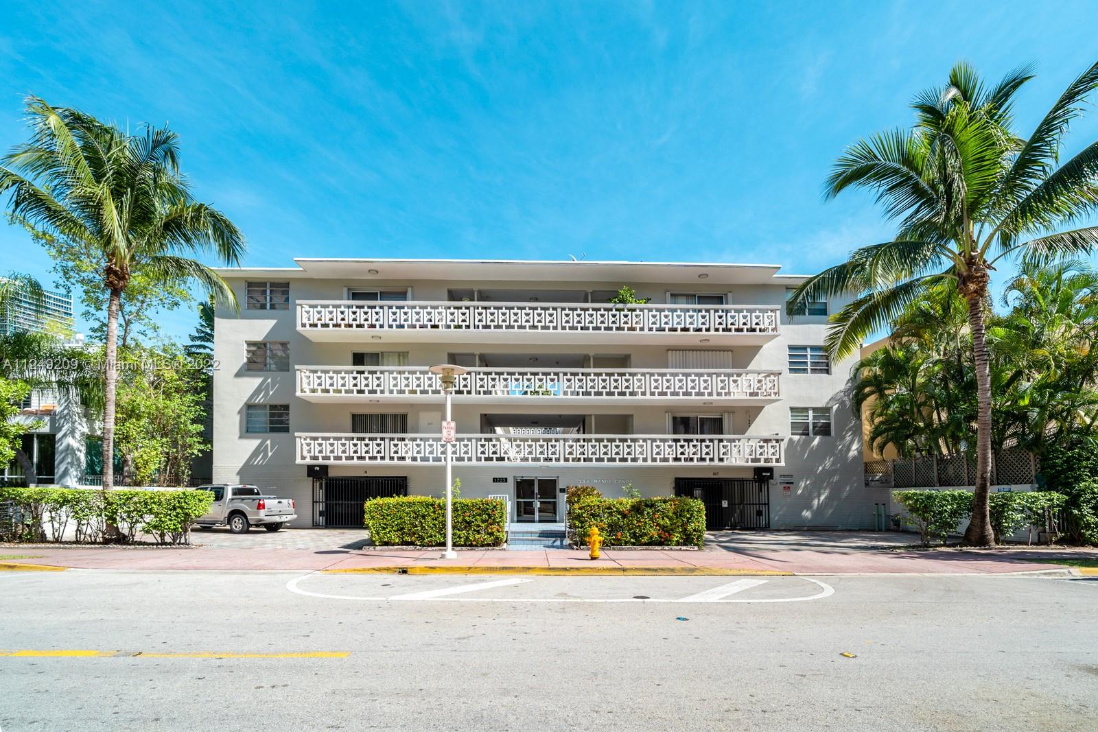 Cozy 1 BD / 1 BA Apartment with covered parking in the heart of South Beach in Miami Beach. Conveniently located just steps from Lincoln Rd and the beach. LOCATION IS EVERYTHING!