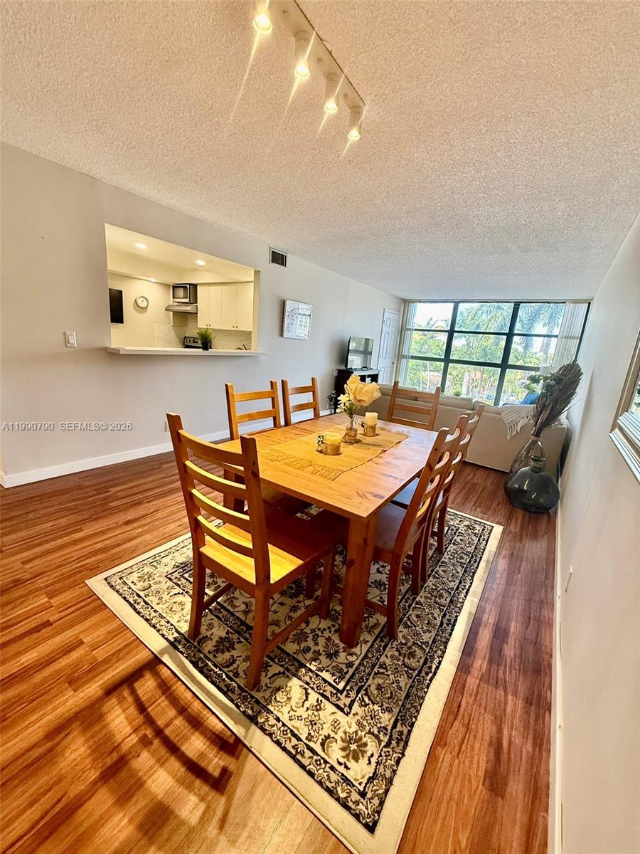 200 LESLIE CONDO - Residential