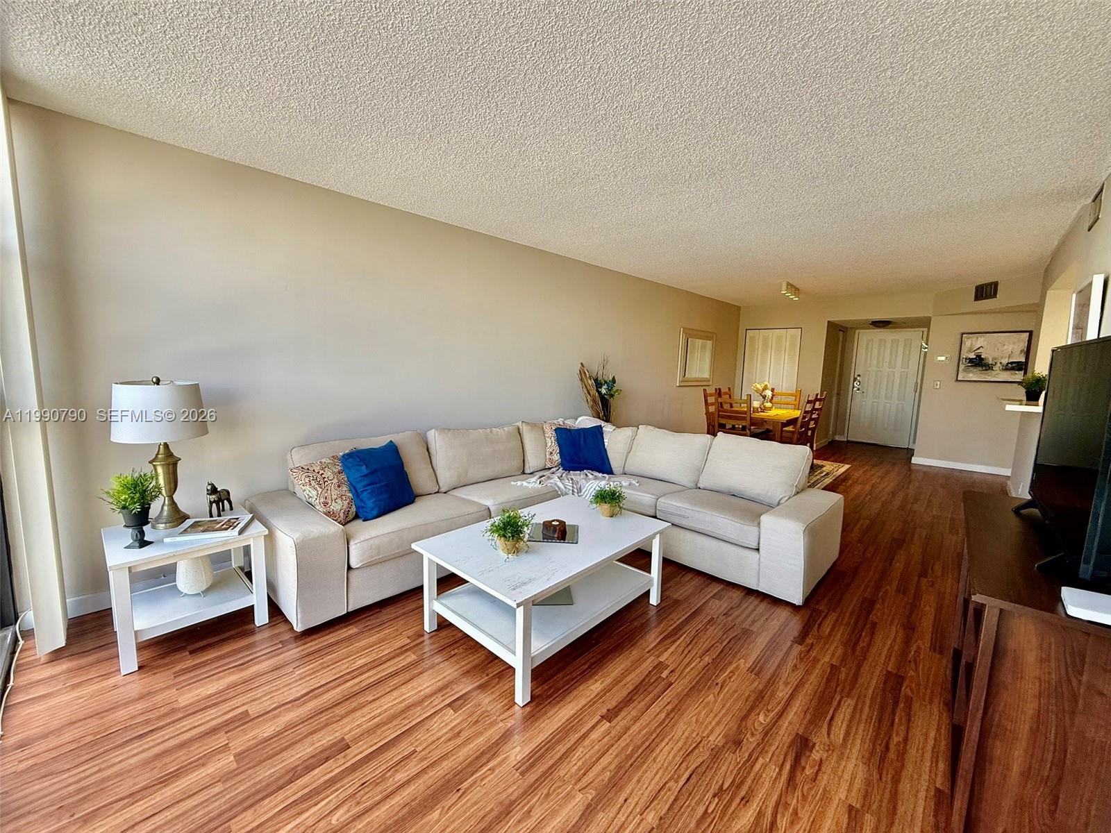 200 LESLIE CONDO - Residential