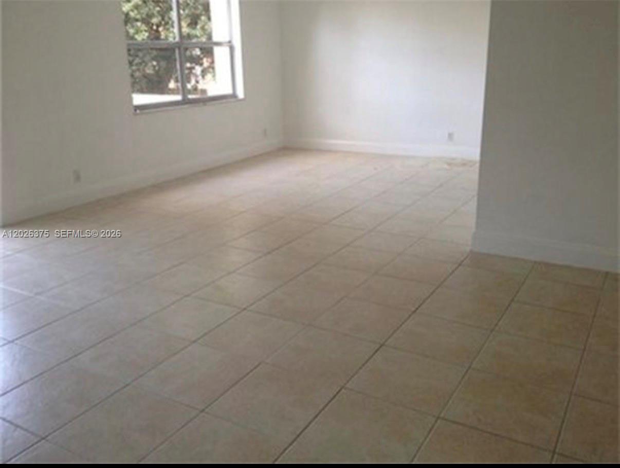 VENETIAN GARDENS AT COUNT - Residential Lease