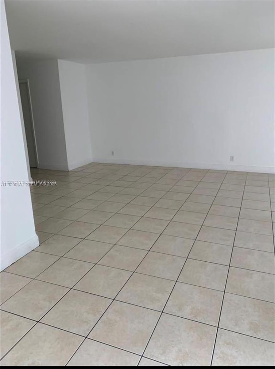 VENETIAN GARDENS AT COUNT - Residential Lease
