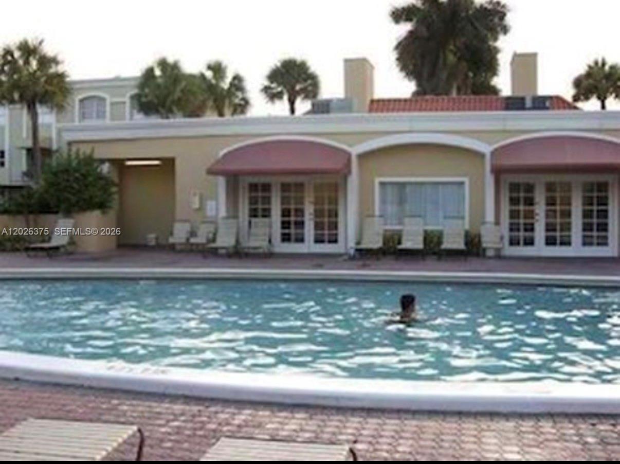 VENETIAN GARDENS AT COUNT - Residential Lease