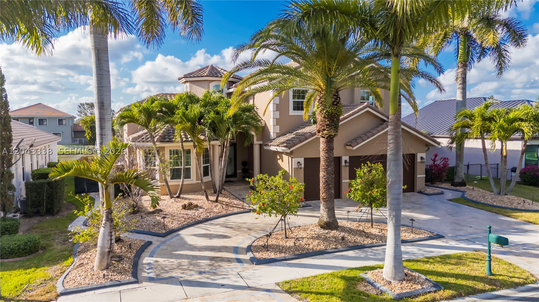 SUNSET LAKES PLAT ONE - Residential