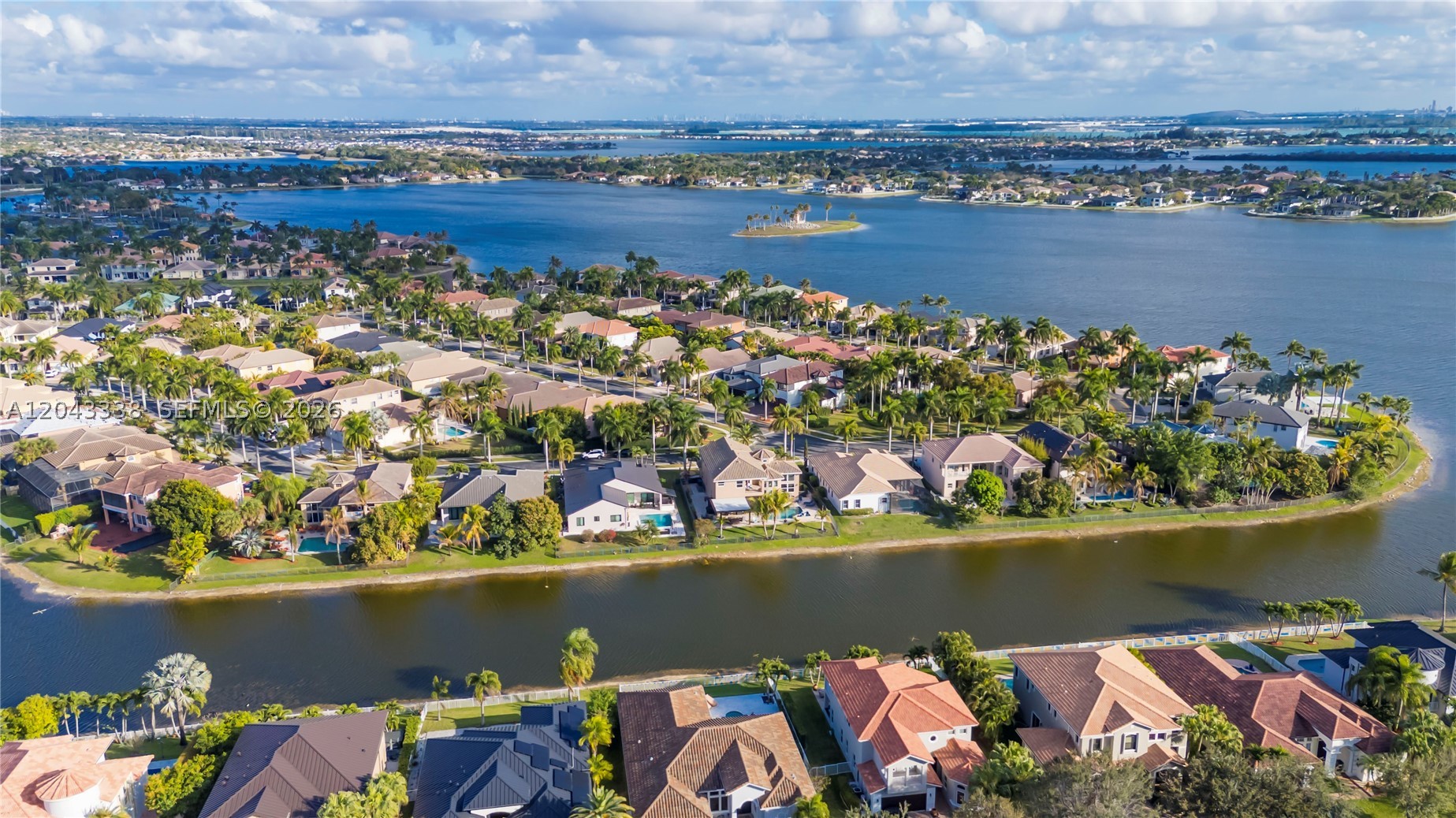 SUNSET LAKES PLAT ONE - Residential