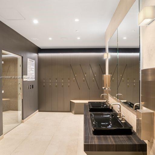 BRICKELL FLATIRON CONDO - Residential Lease