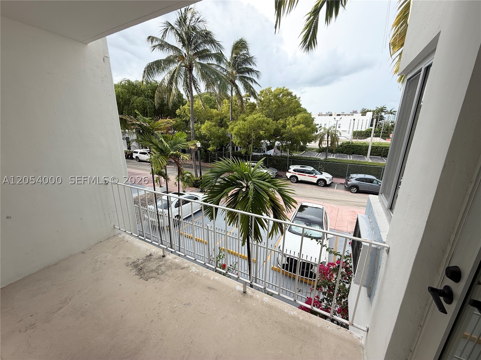 641 ESPANOLA WAY INC COND - Residential
