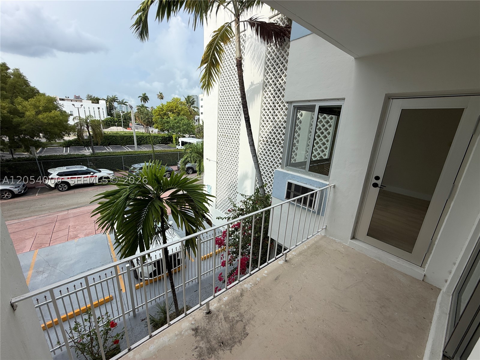 641 ESPANOLA WAY INC COND - Residential