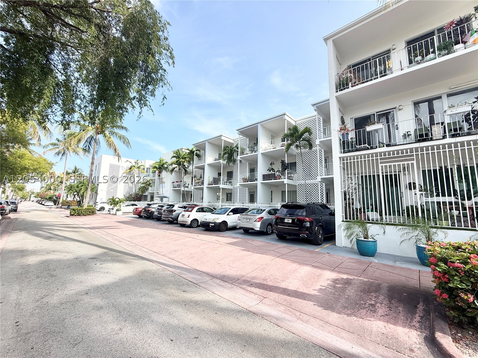 641 ESPANOLA WAY INC COND - Residential