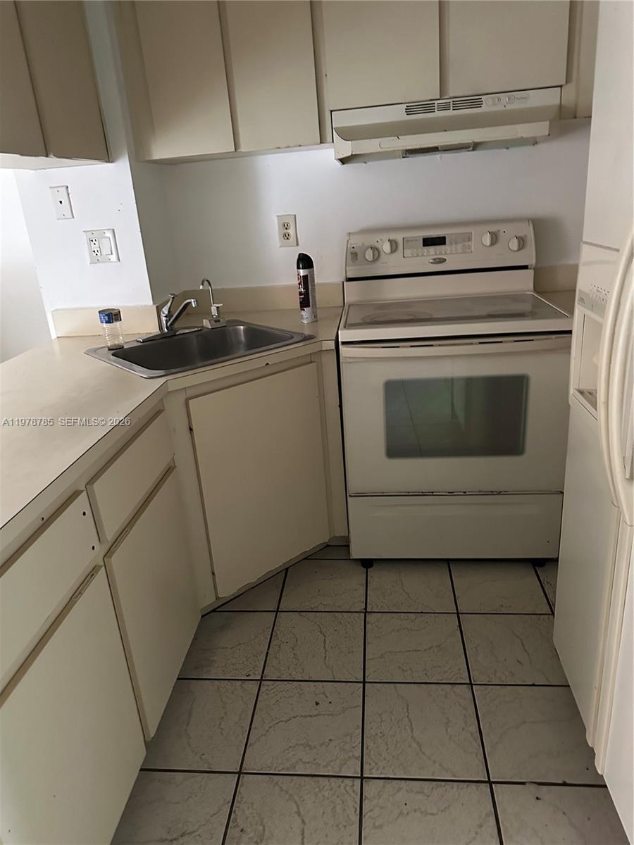 HIALEAH CLUB VILLAS CONDO - Residential