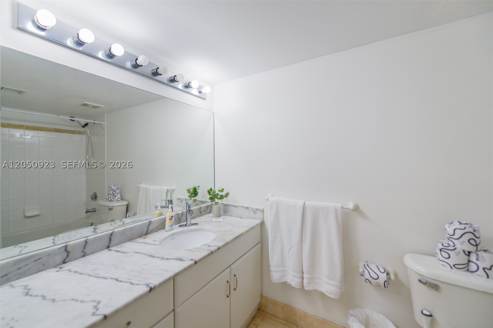 THE CLUB AT BRICKELL BAY - Residential Lease