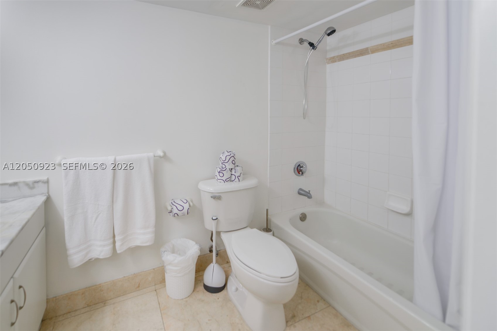 THE CLUB AT BRICKELL BAY - Residential Lease