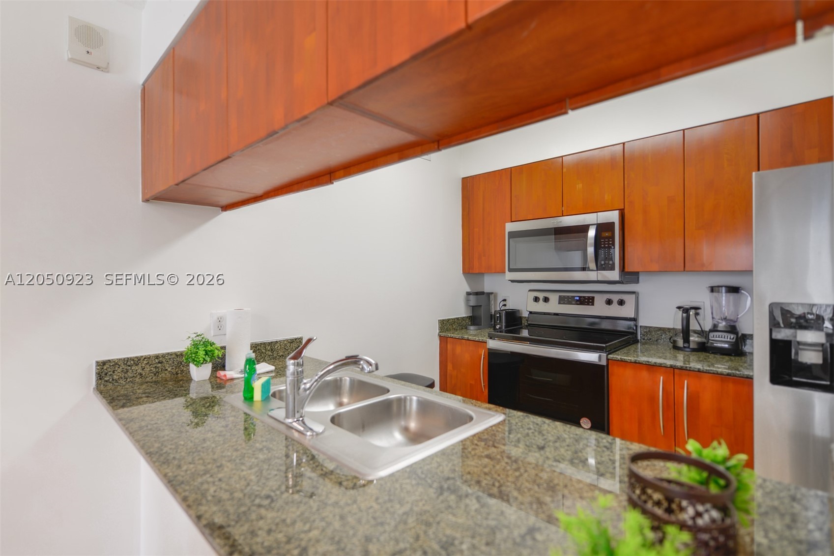 THE CLUB AT BRICKELL BAY - Residential Lease