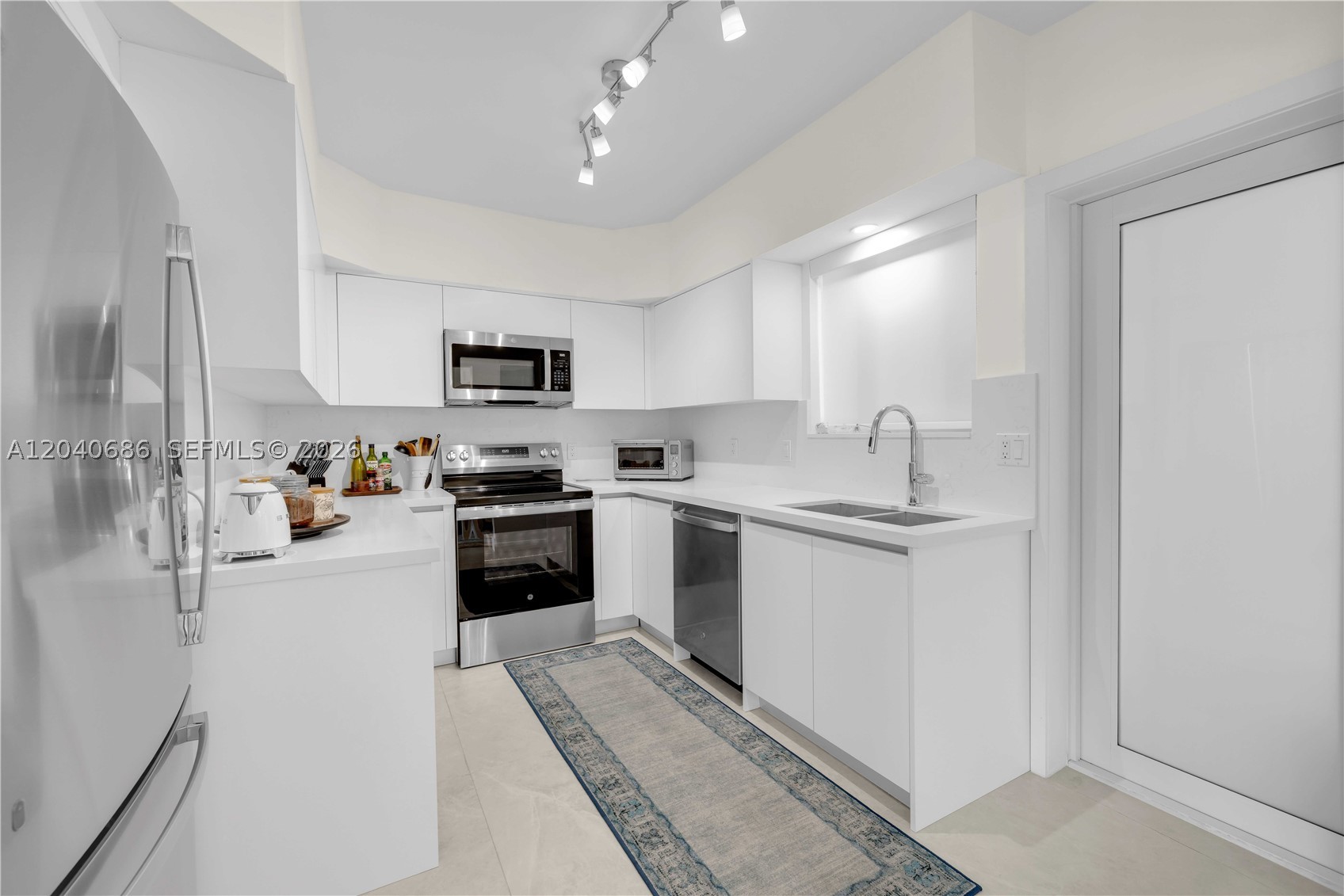 WOODLAKE APTS CONDO - Residential