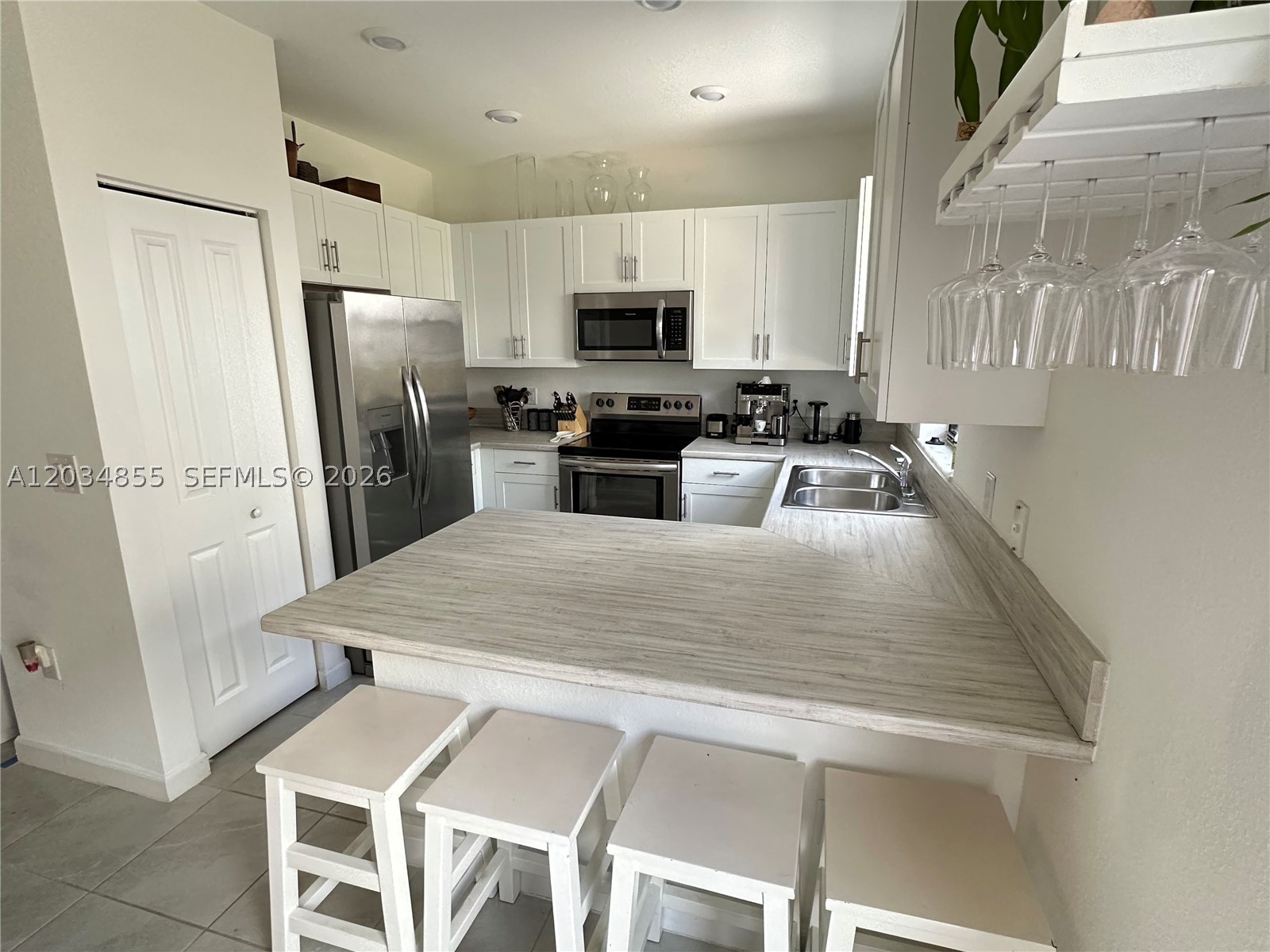 VIA VENTURA NEIGHBORHOOD - Residential