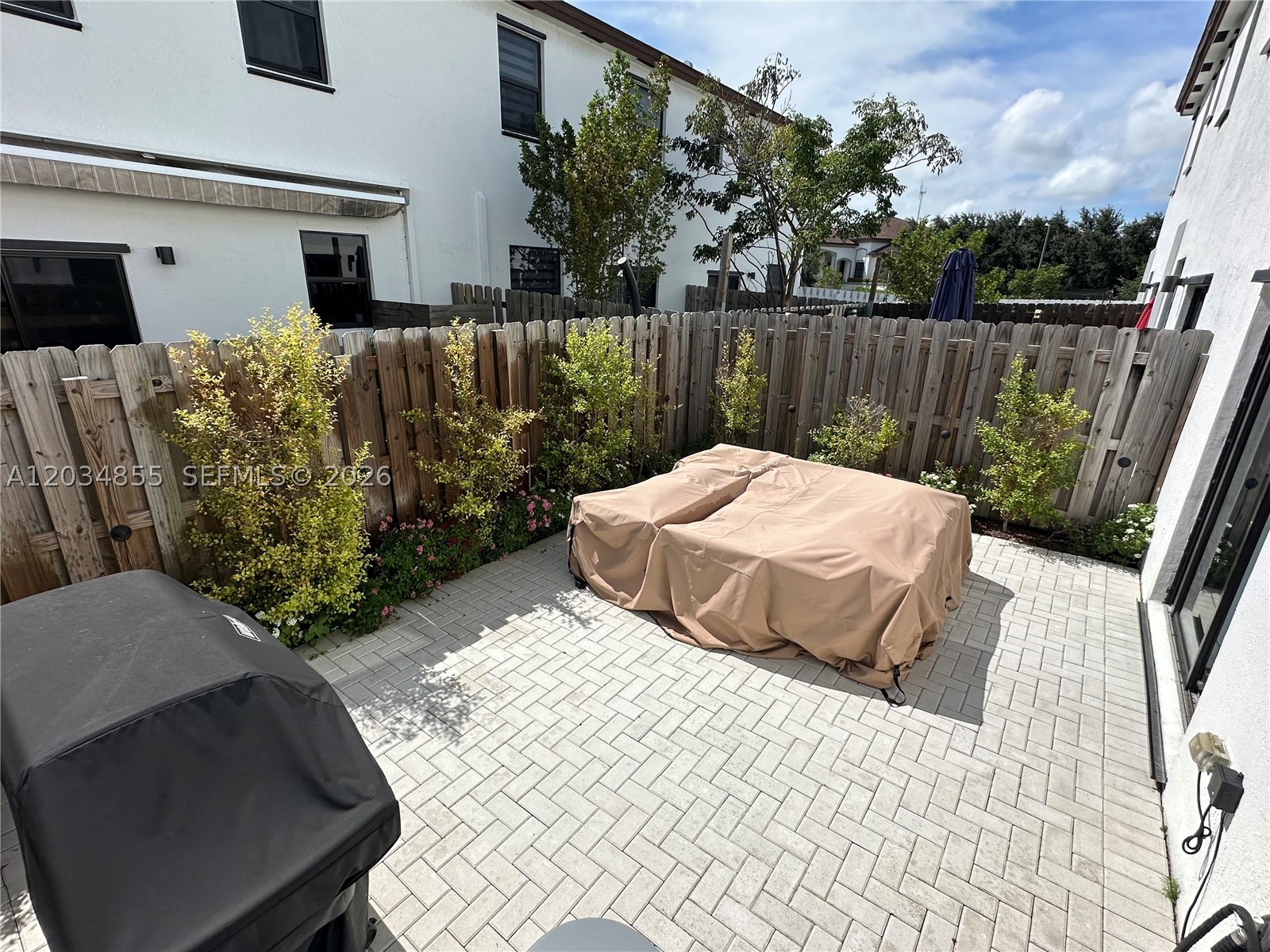 VIA VENTURA NEIGHBORHOOD - Residential