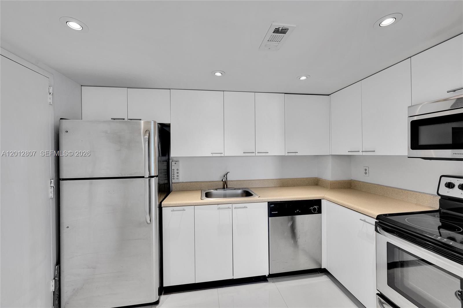 OCEAN VIEW TOWERS CONDO - Residential