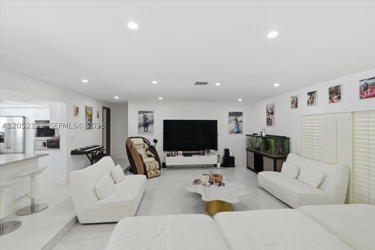 EASTERN SHORES 1ST ADDN - Residential Lease