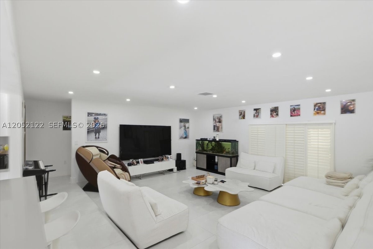 EASTERN SHORES 1ST ADDN - Residential Lease