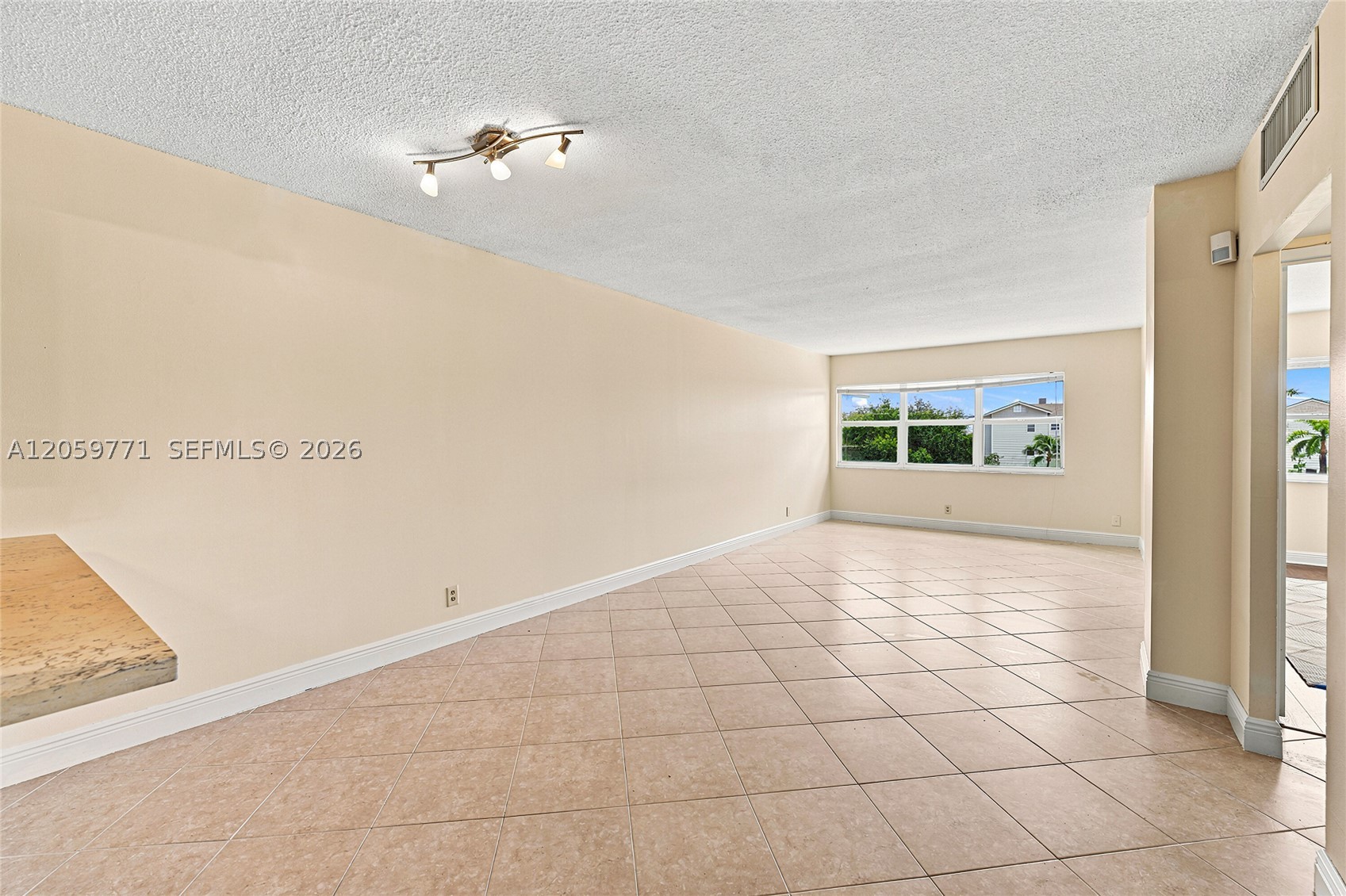 Horizon House Condo - Residential