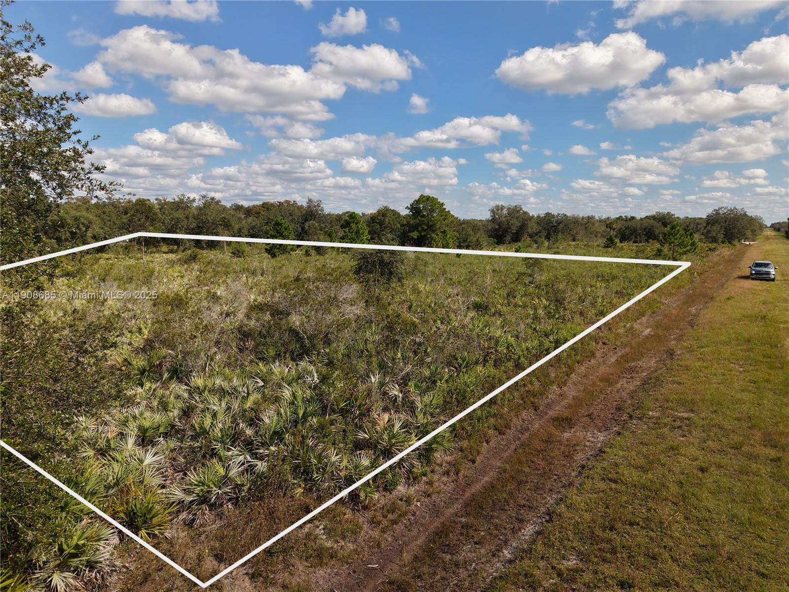 OKEECHOBEE - Land