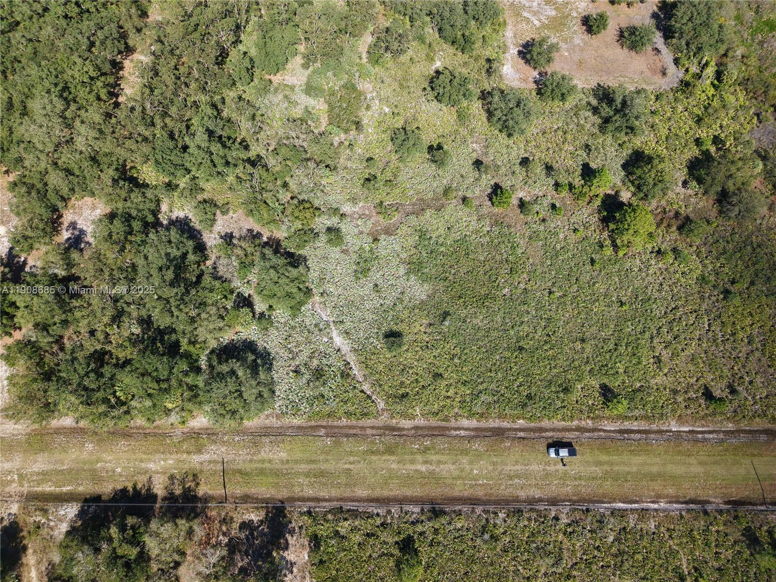 OKEECHOBEE - Land