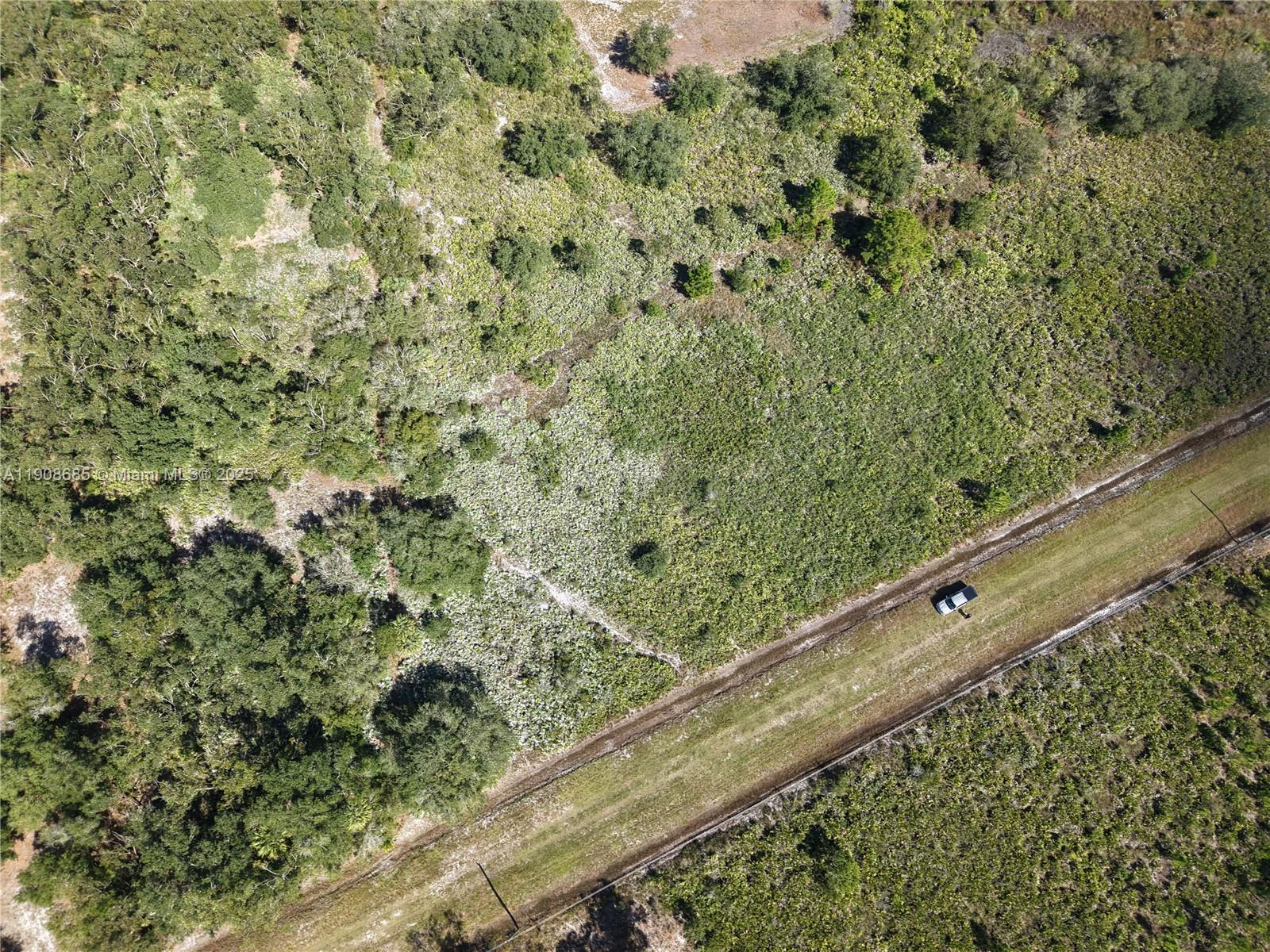 OKEECHOBEE - Land