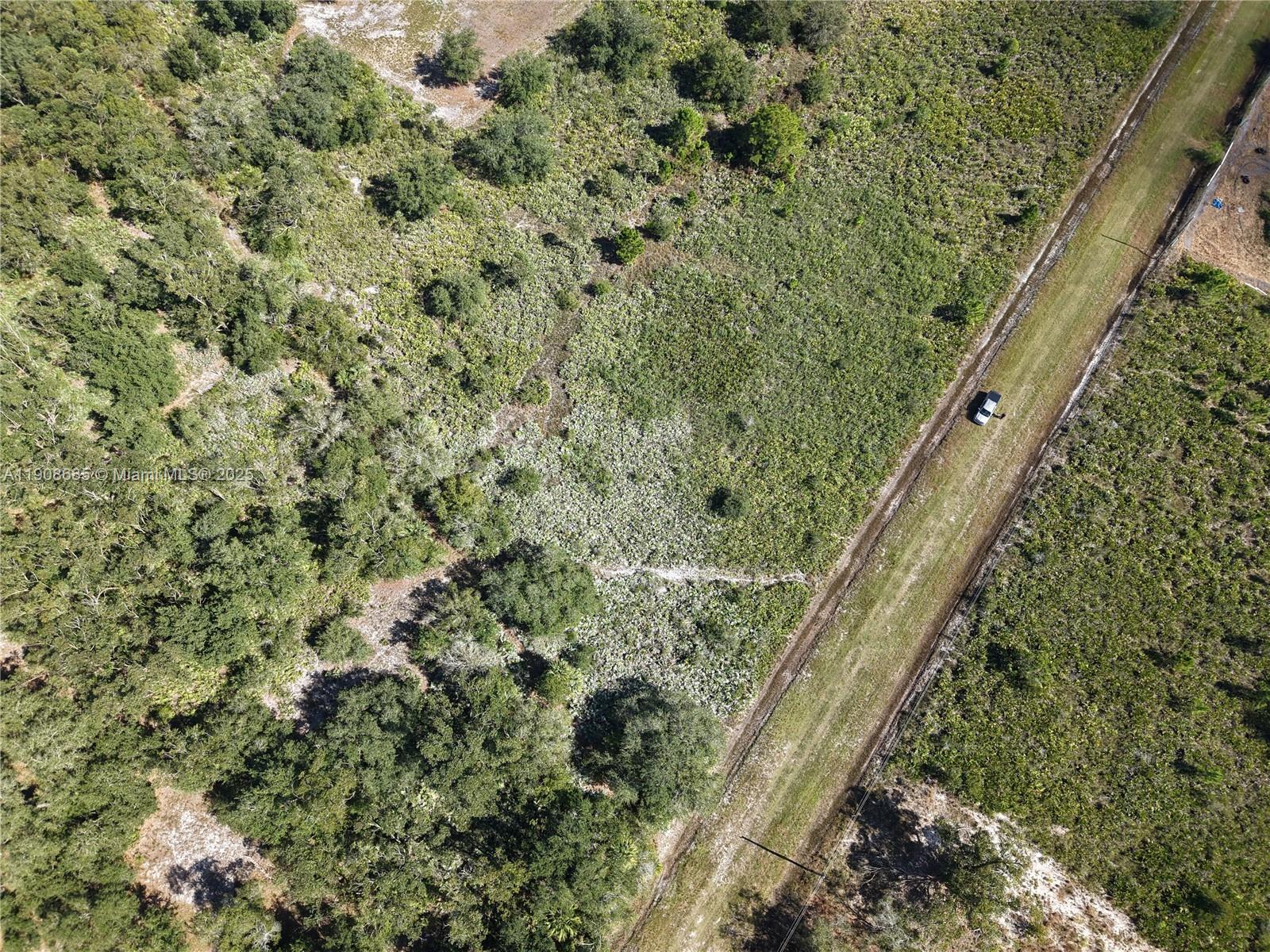 OKEECHOBEE - Land