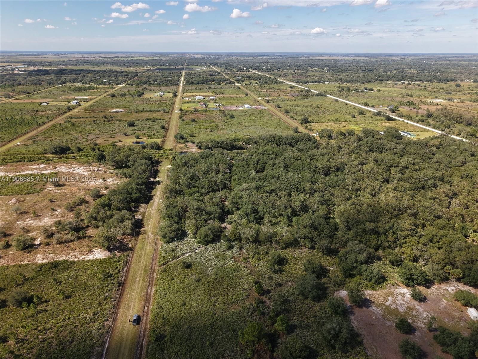 OKEECHOBEE - Land