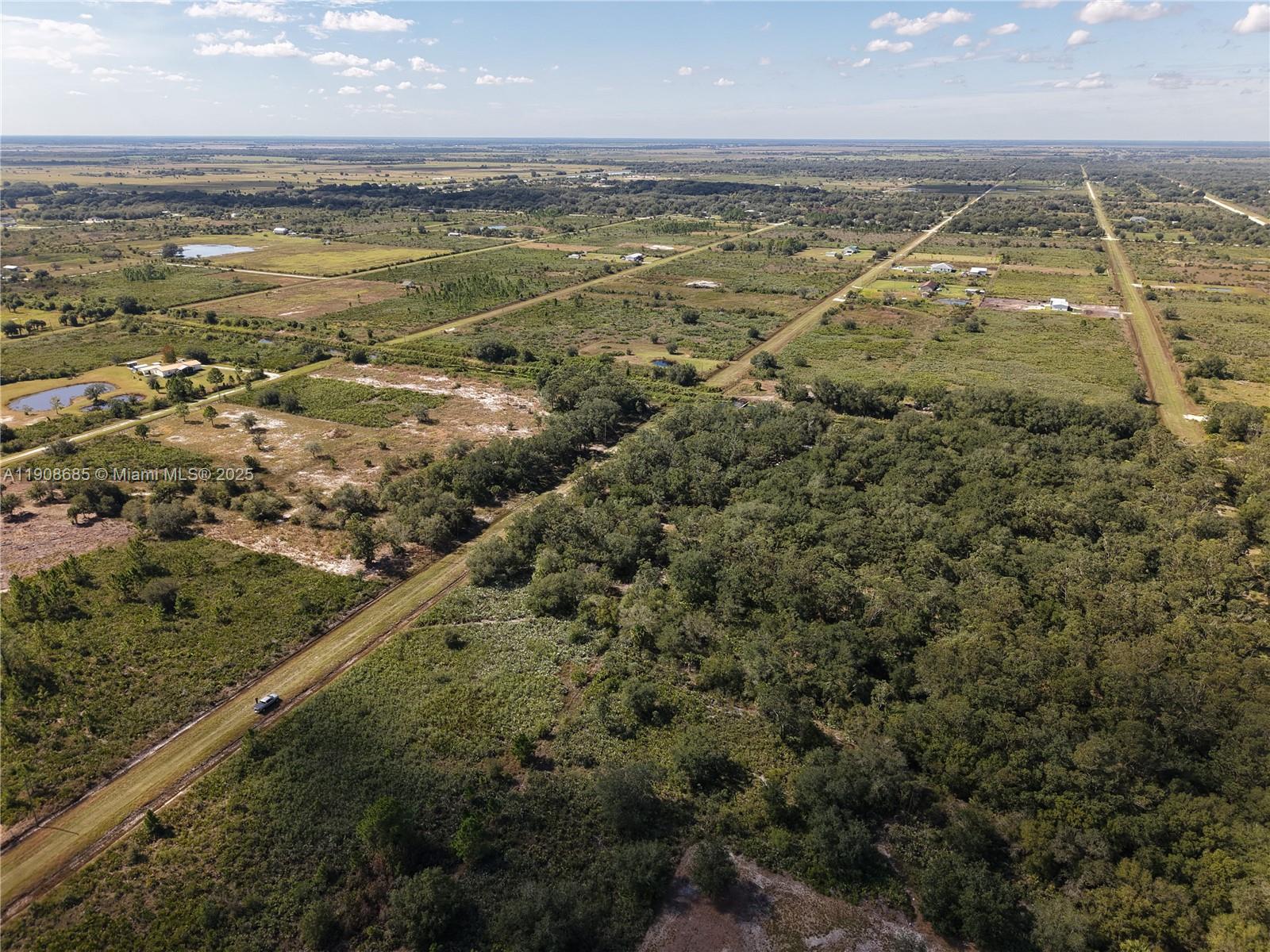 OKEECHOBEE - Land