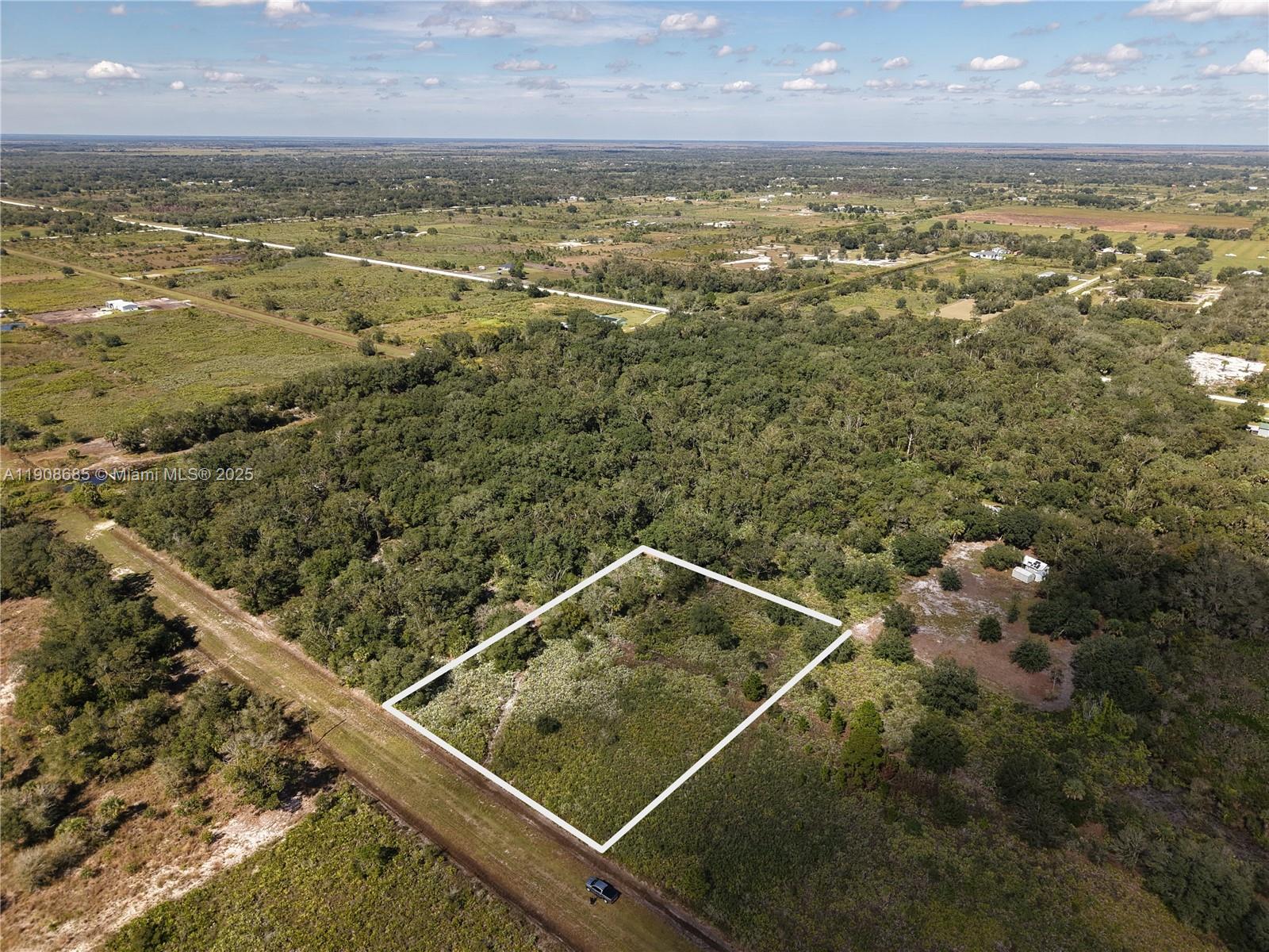 OKEECHOBEE - Land