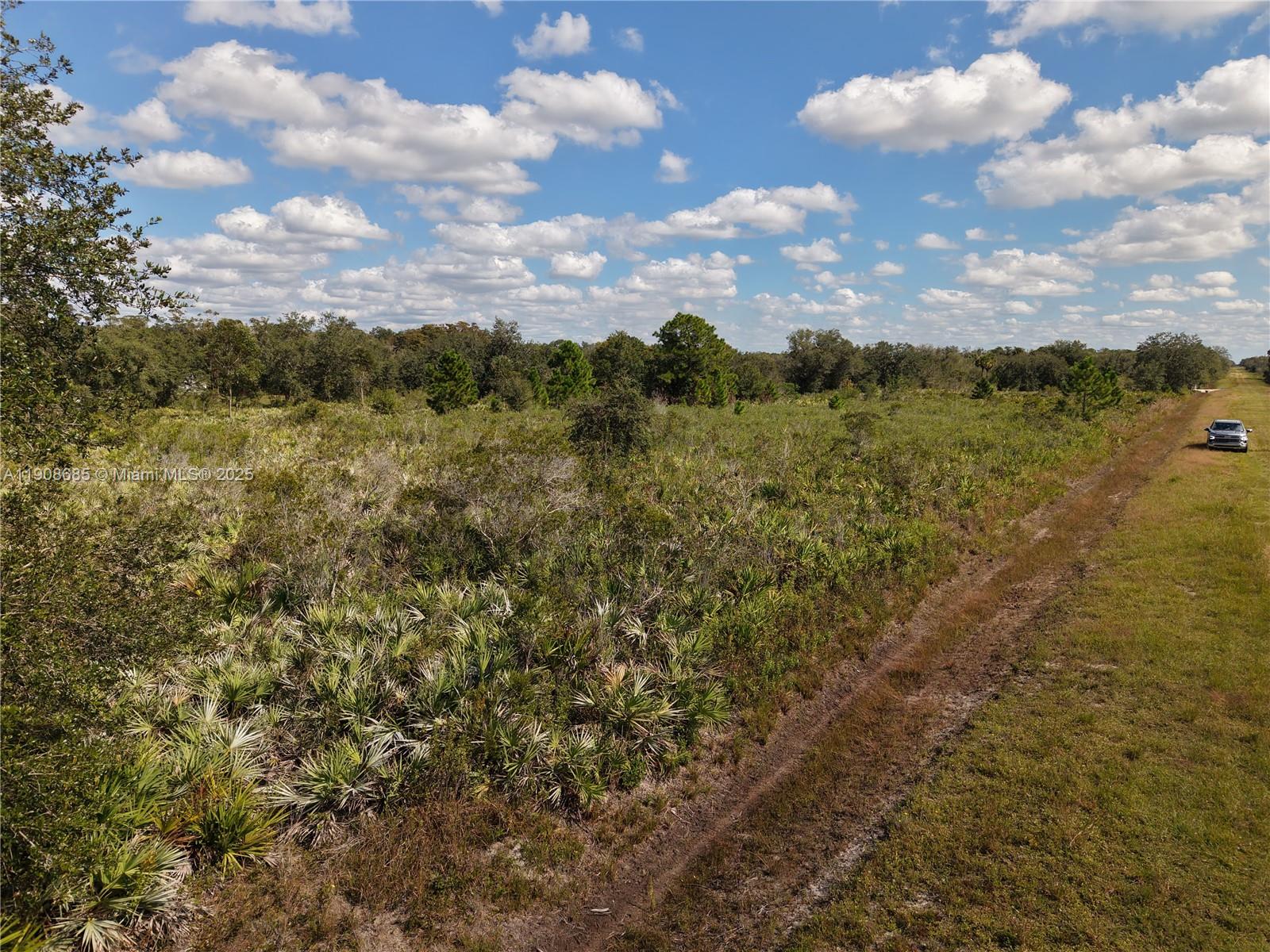 OKEECHOBEE - Land