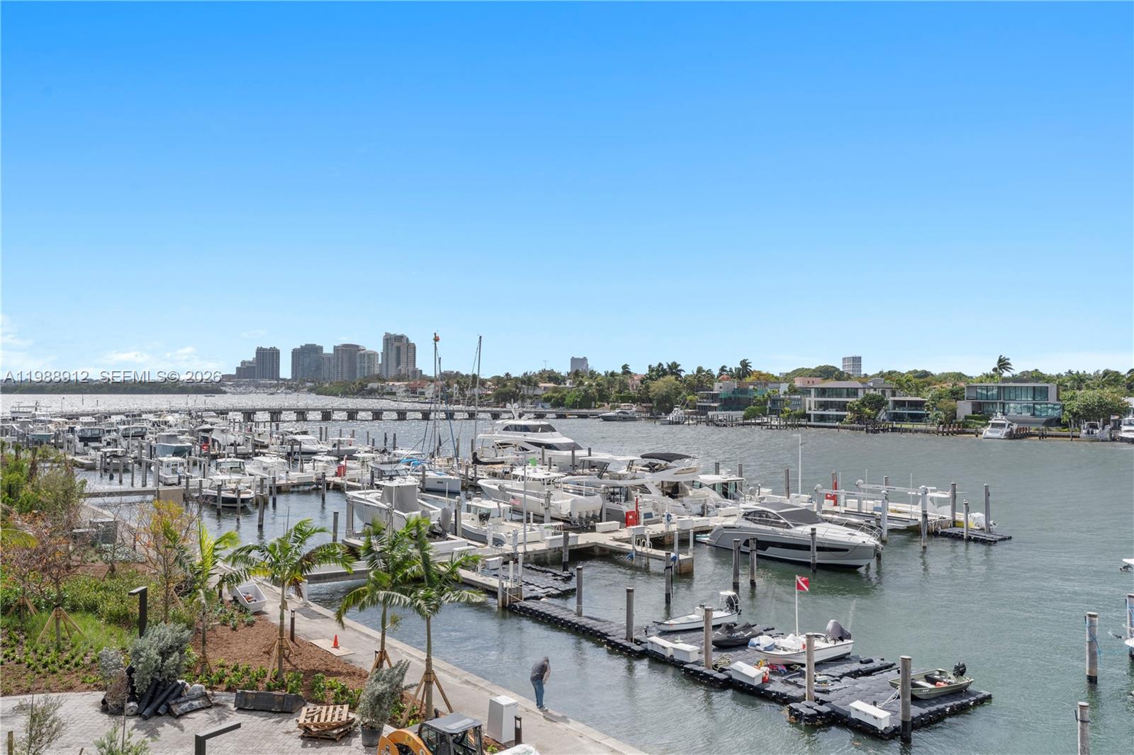 VITA GROVE ISLE - Residential